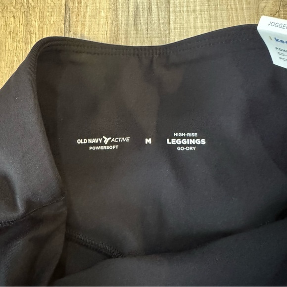 NWT Old Navy Hi Rise Joggers - Picture 4 of 5